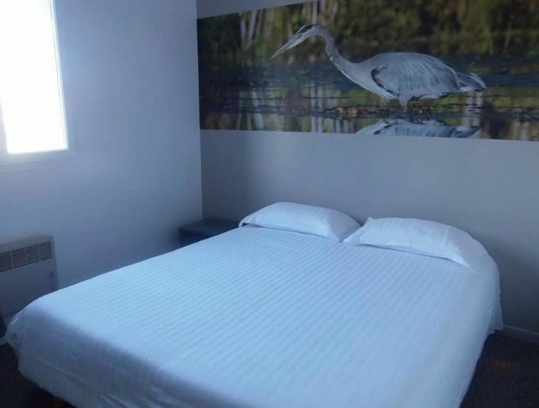 La Peniche Hotel Pierrefitte-sur-Loire Екстериор снимка