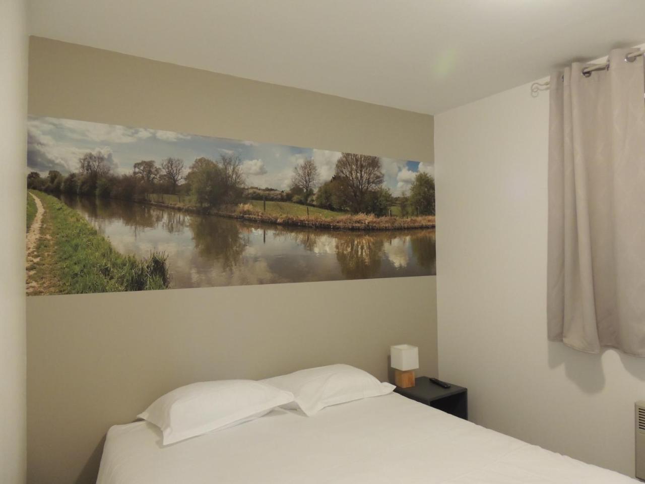 La Peniche Hotel Pierrefitte-sur-Loire Екстериор снимка